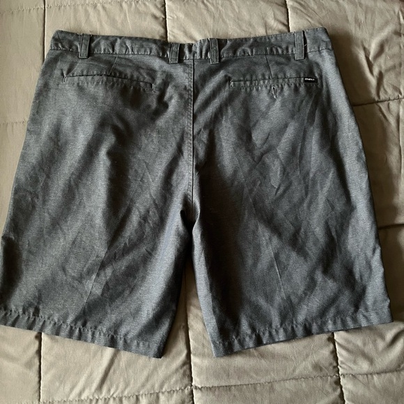 O'Neill Men's Charcoal Flat Front Shorts - Picture 2 of 3